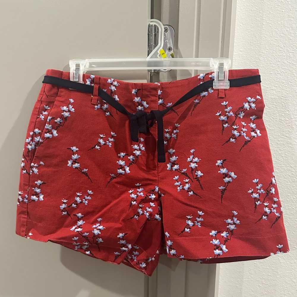 Loft Riviera Shorts in Red Bluebell floral pattern